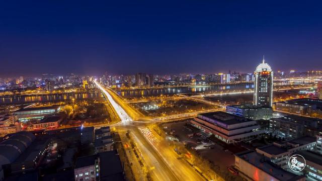 新太原 夜未央
