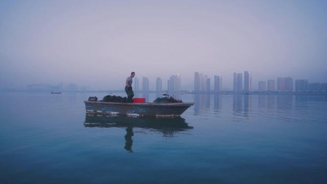 中国人的一天：丙洲捕蟹人